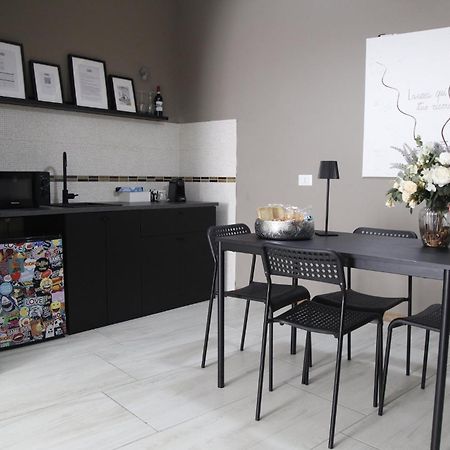 Grey Apartment Caiazzo Екстериор снимка