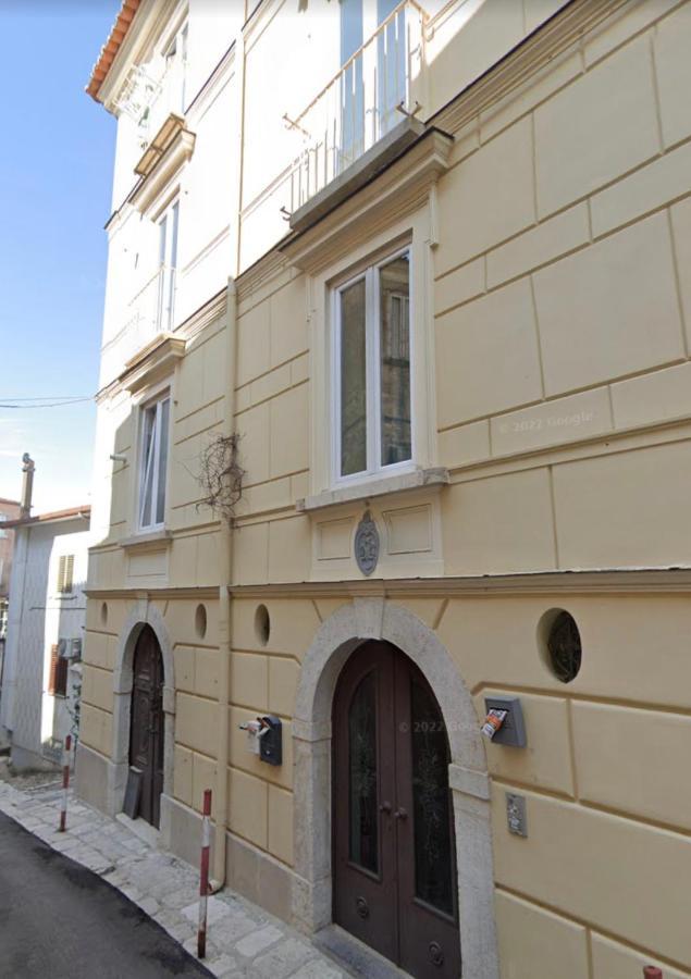 Grey Apartment Caiazzo Екстериор снимка