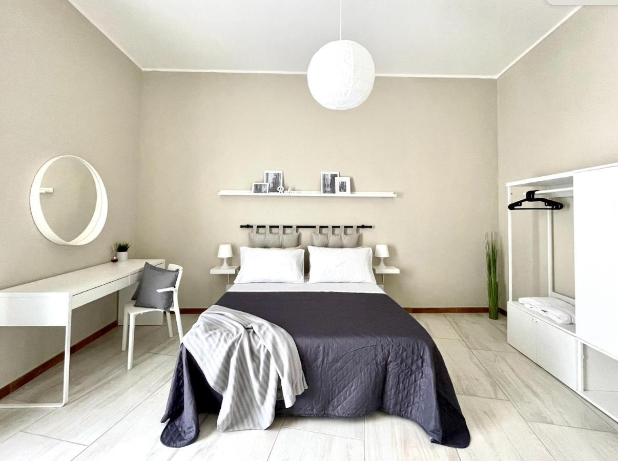 Grey Apartment Caiazzo Екстериор снимка