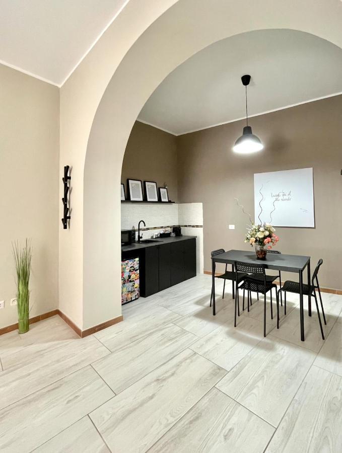 Grey Apartment Caiazzo Екстериор снимка